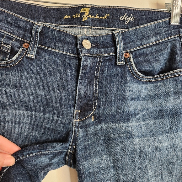 7 for all Mankind Dojo Mid Rise Dark Wash Flare Hem Jeans Size 28 X 28 L - Picture 4 of 15